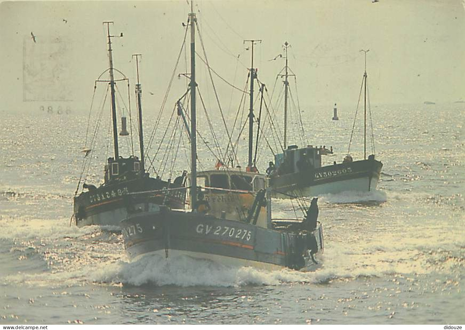 Bateaux - Pêche - Retour Au Port - CPM - Voir Scans Recto-Verso - Fischerei