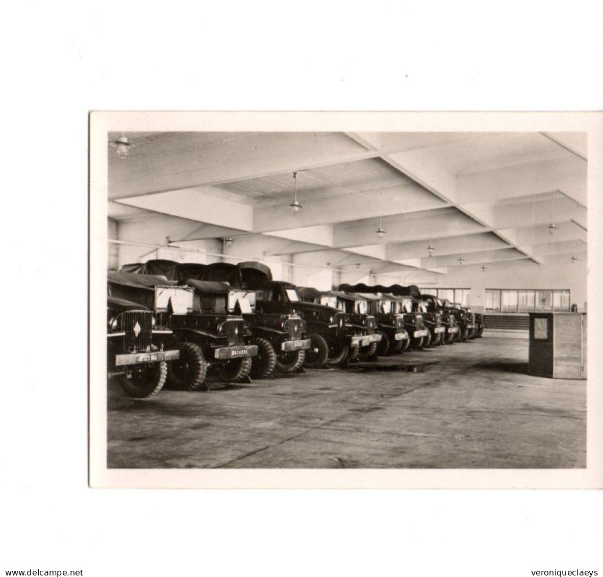 Photo Ancienne Hangar à Jeep C1/9 - 1939-45