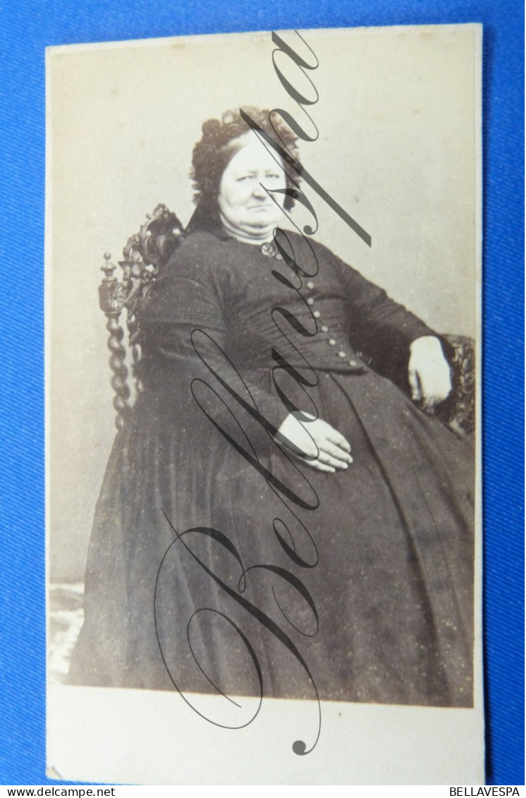 C.D.V Carte De Visite Atelier Studio Portret   L.STOLLENWERK 's BOSCH - Anciennes (Av. 1900)