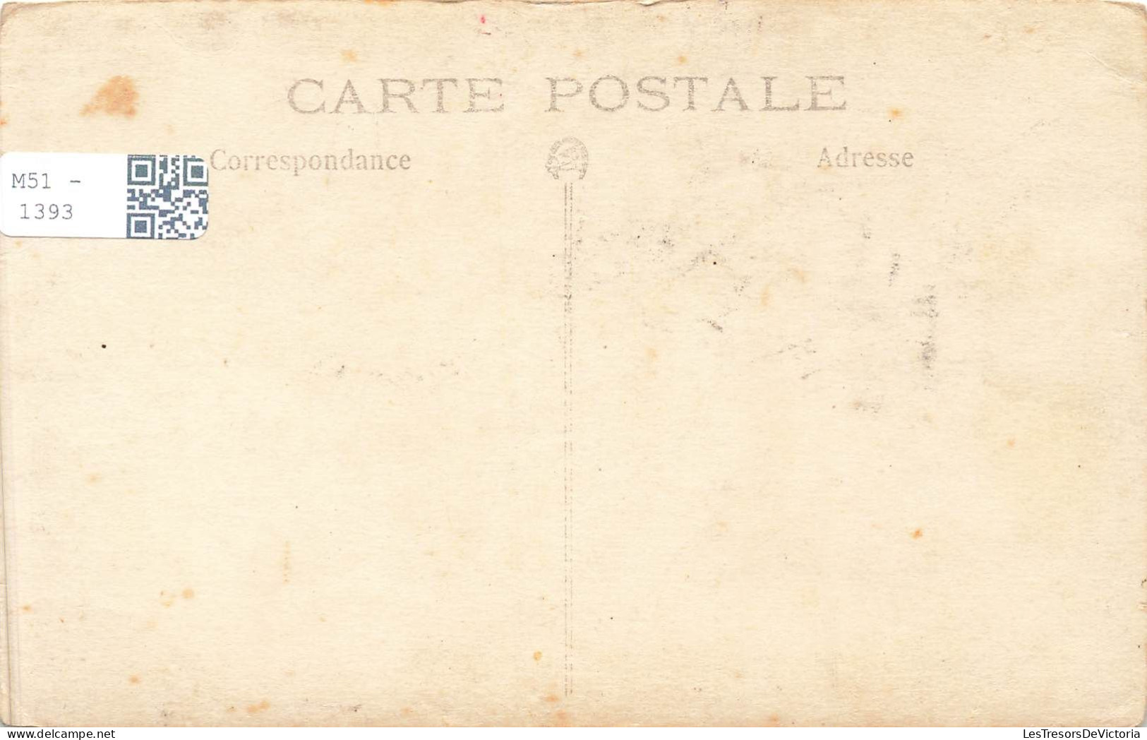 CARTE PHOTO - Un Homme En Uniforme  - Carte Postale Ancienne - Photographie