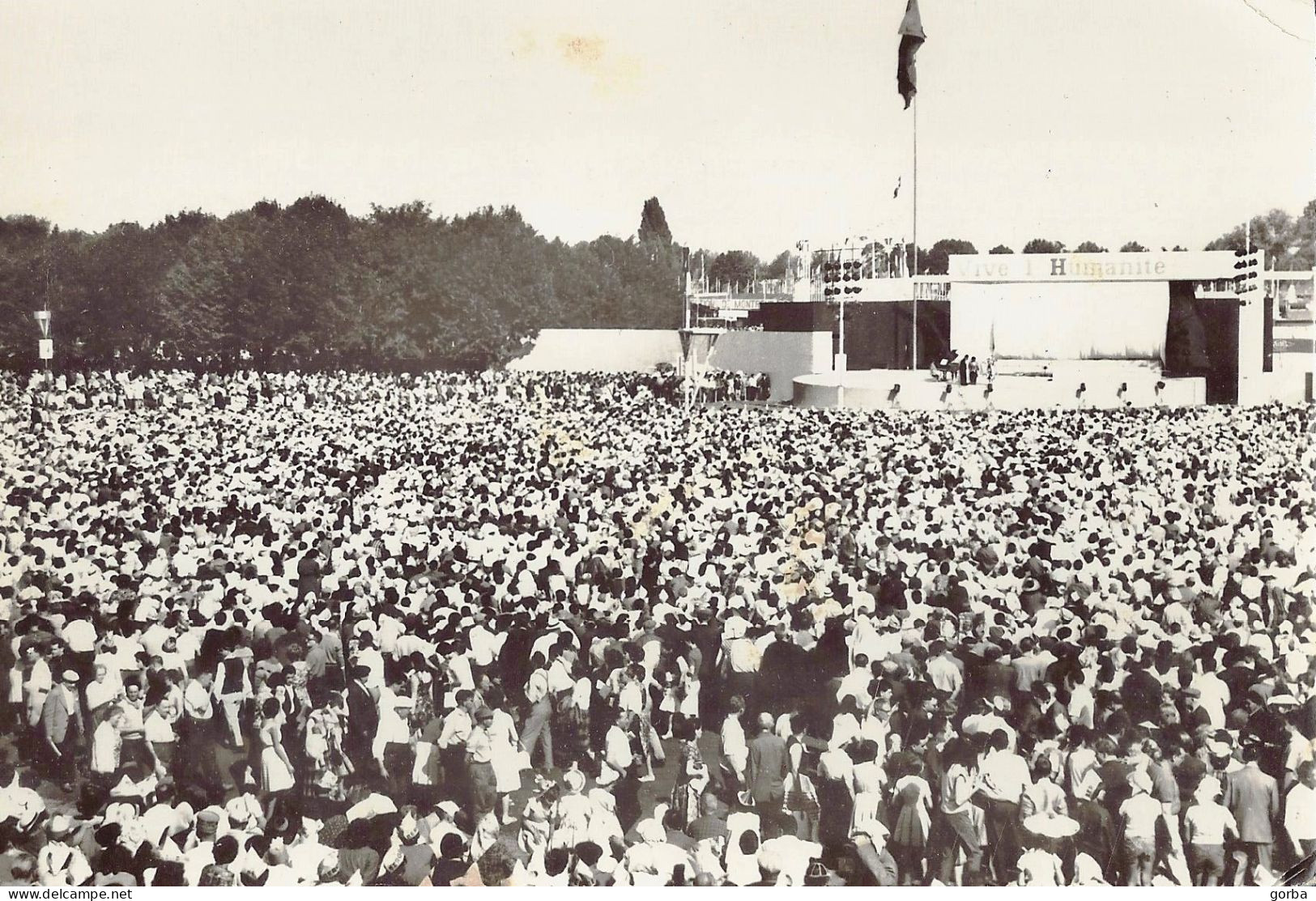 *CPA - Fête De L'Humanité - La Foule Devant La Scène Centrale - Autres & Non Classés