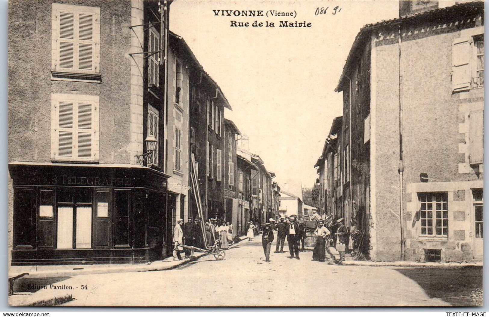 86 VIVONNE - La Rue De La Mairie. - Vivonne