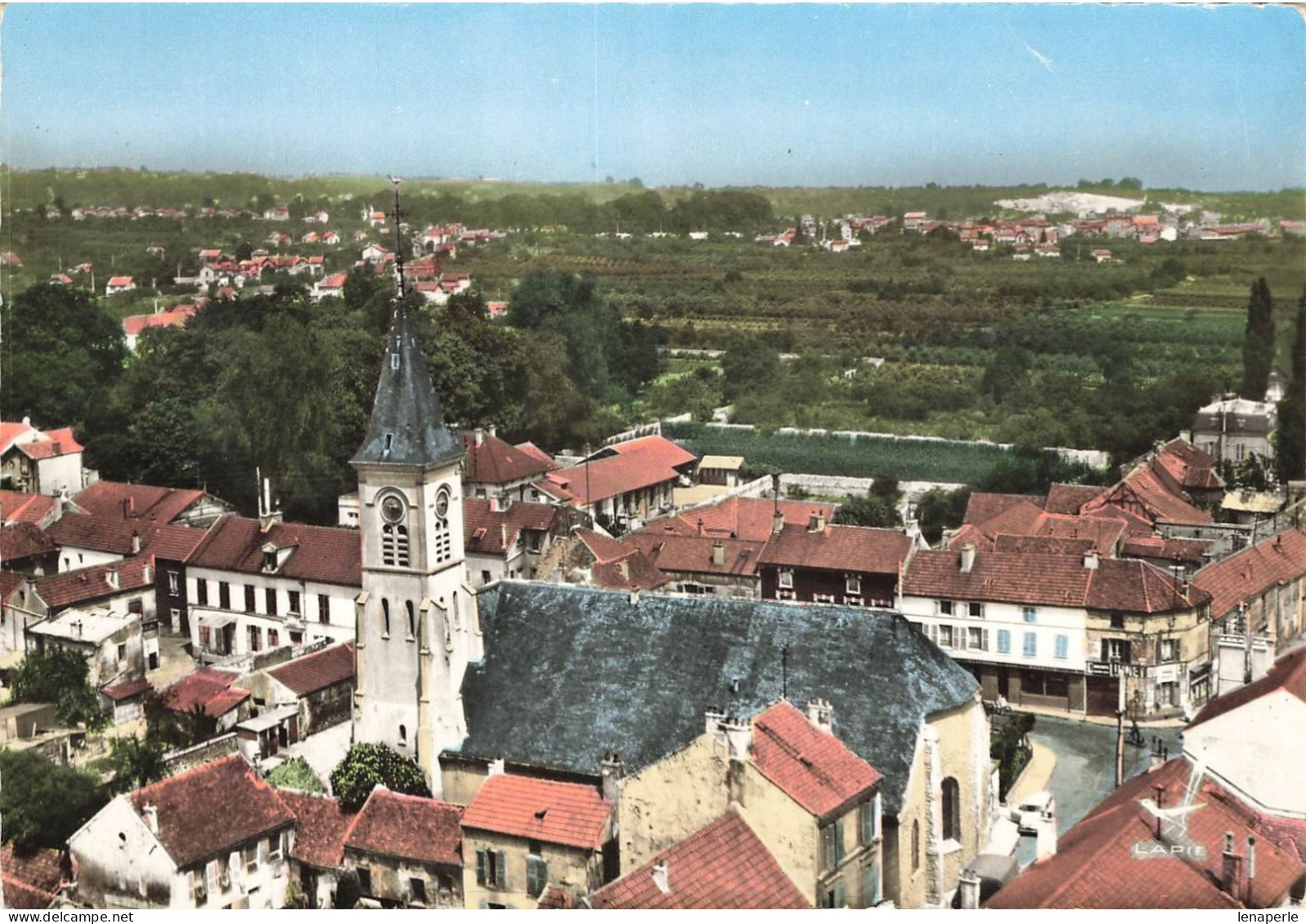 D5249 Montmagny L'église Par Avion - Montmagny