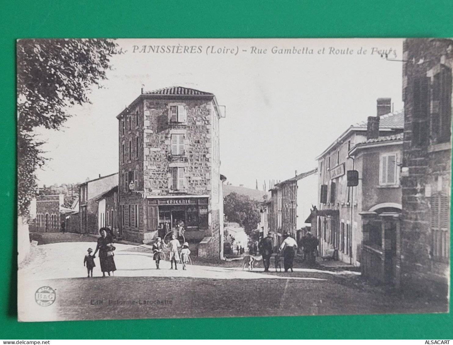 Panissières , Rue Gambetta Et Route De Feurs - Autres & Non Classés