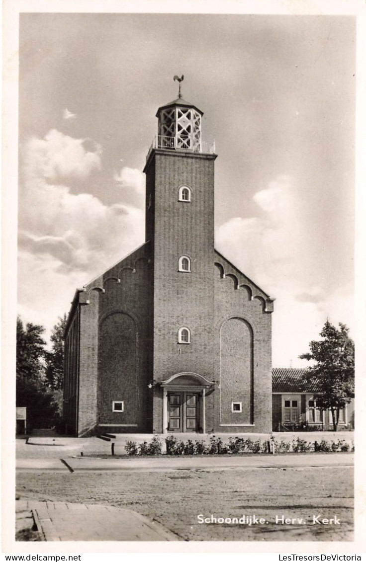 PAYS-BAS - Schoondijke - Herv Kerk - Vue Sur Une église - De L'extérieure - Face à L'entrée - Carte Postale Ancienne - Otros & Sin Clasificación