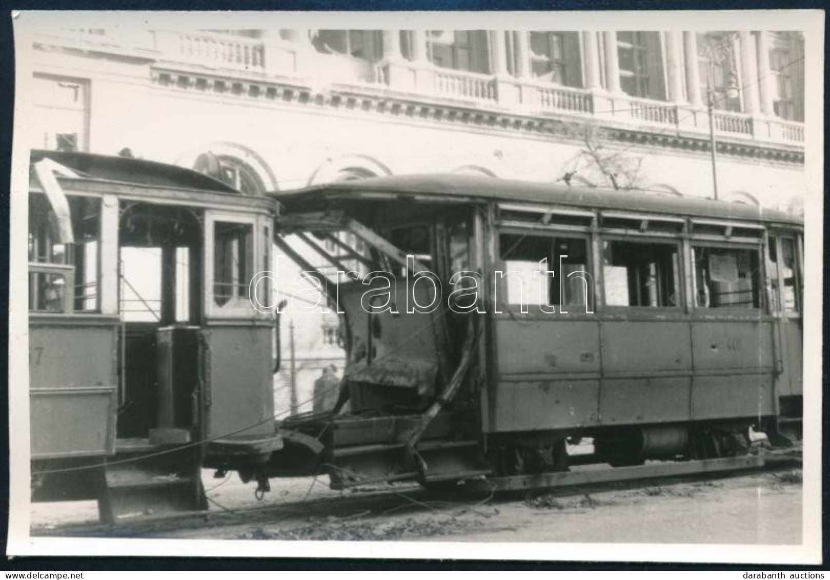 1956 Budapest, Szétlőtt Villamos A Forradalmi Harcok Nyomán, Eredeti Fotó, 8×12,5 Cm - Other & Unclassified