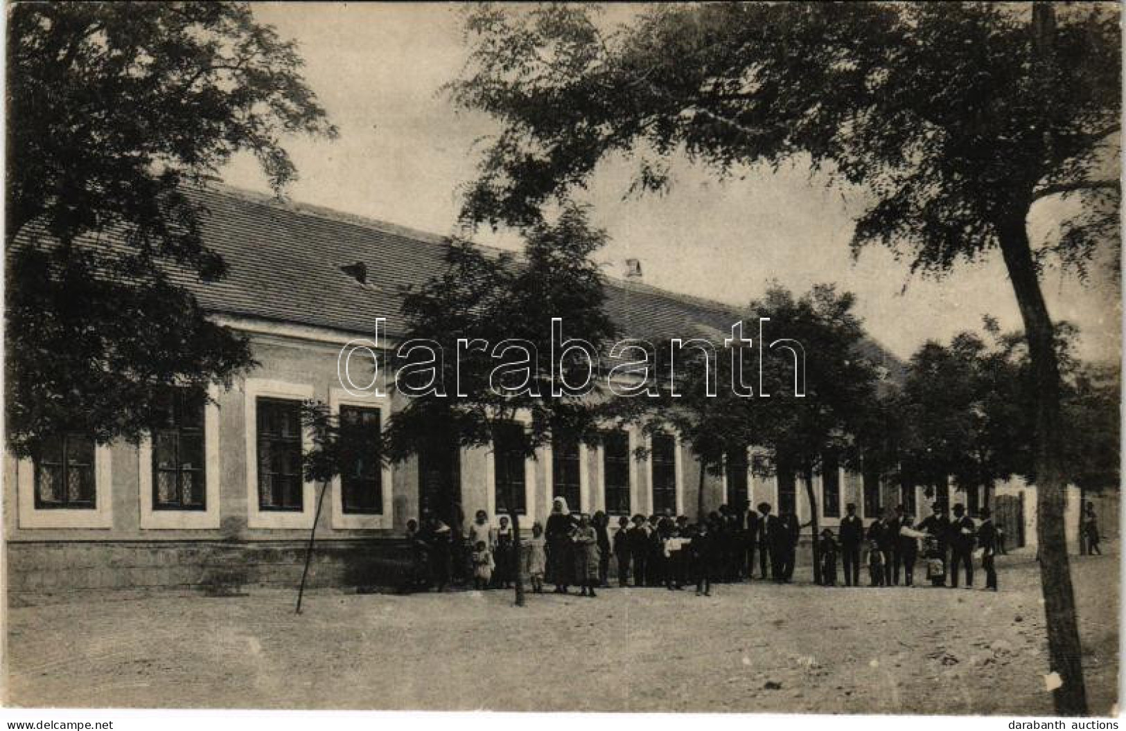 * T3 Baj, Iskola, Gyerekek. Lindenberg Adolf Kiadása (fa) - Zonder Classificatie