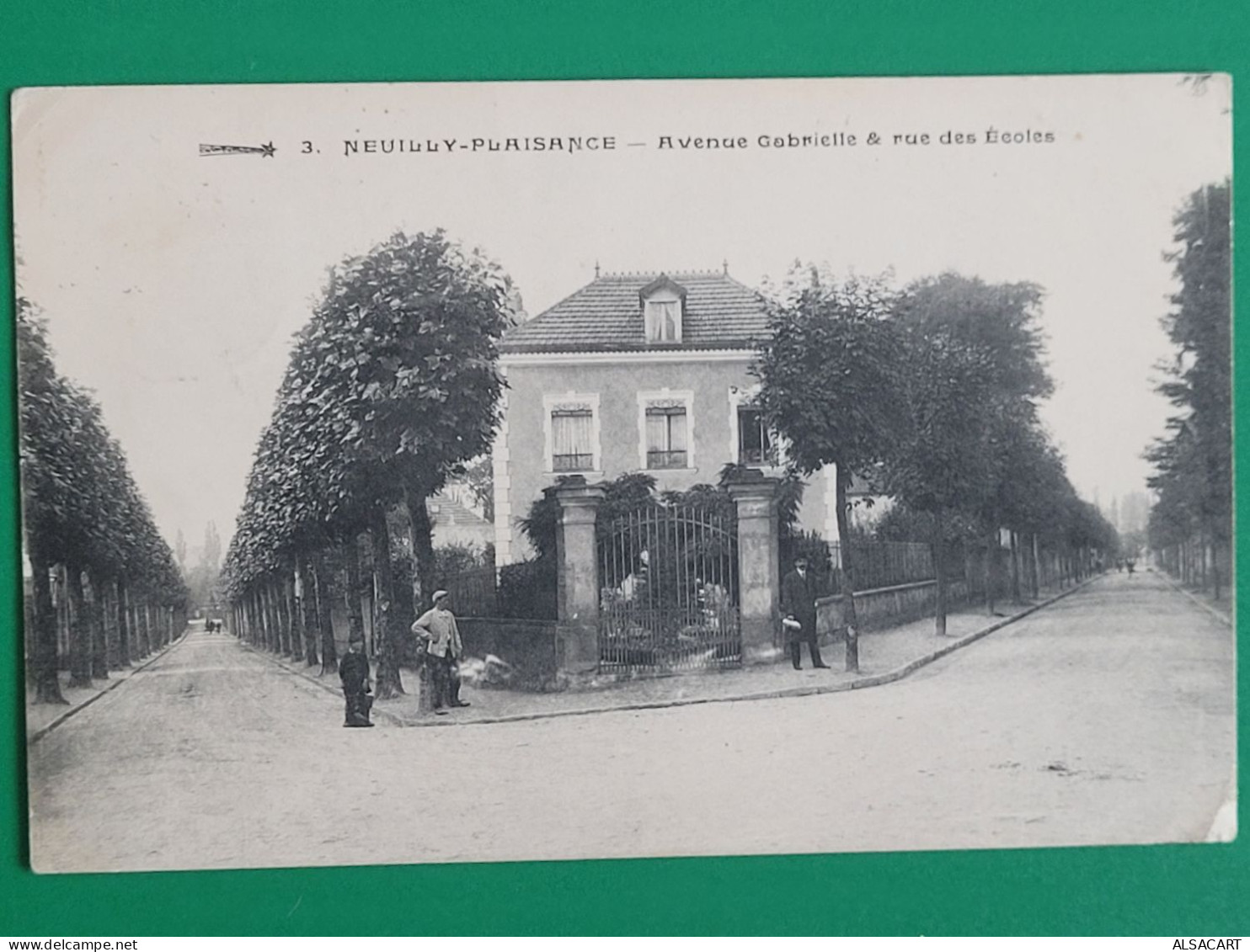 Neully-plaisance , Avenue Gabrielle Et Rue De écoles - Neuilly Plaisance