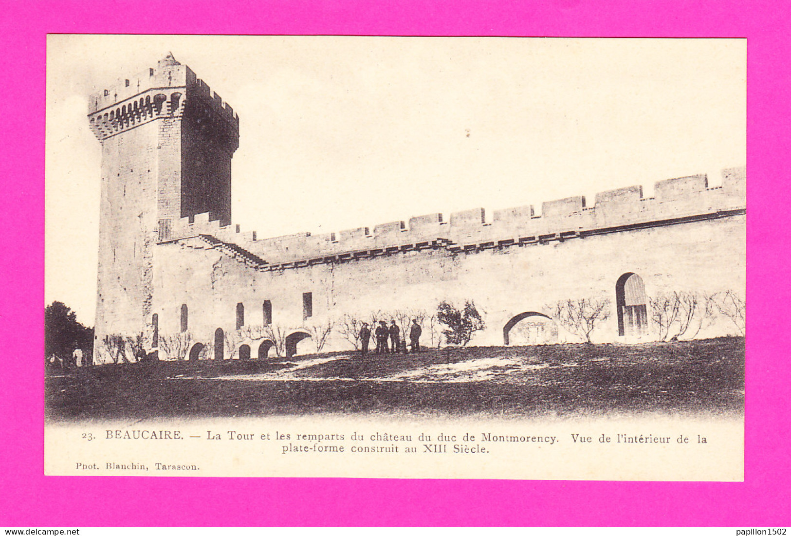 F-30-Beaucaire-04P1 La Tour Et Les Remparts Du Château, Vue De L'intérieur De La Plate-forme, Cpa BE - Beaucaire