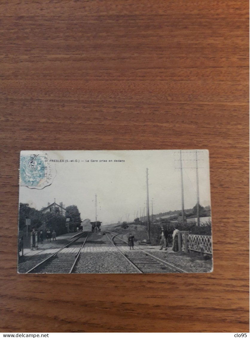 Presles Département 95 1 Cpa La Gare Prise En Dedans - Presles