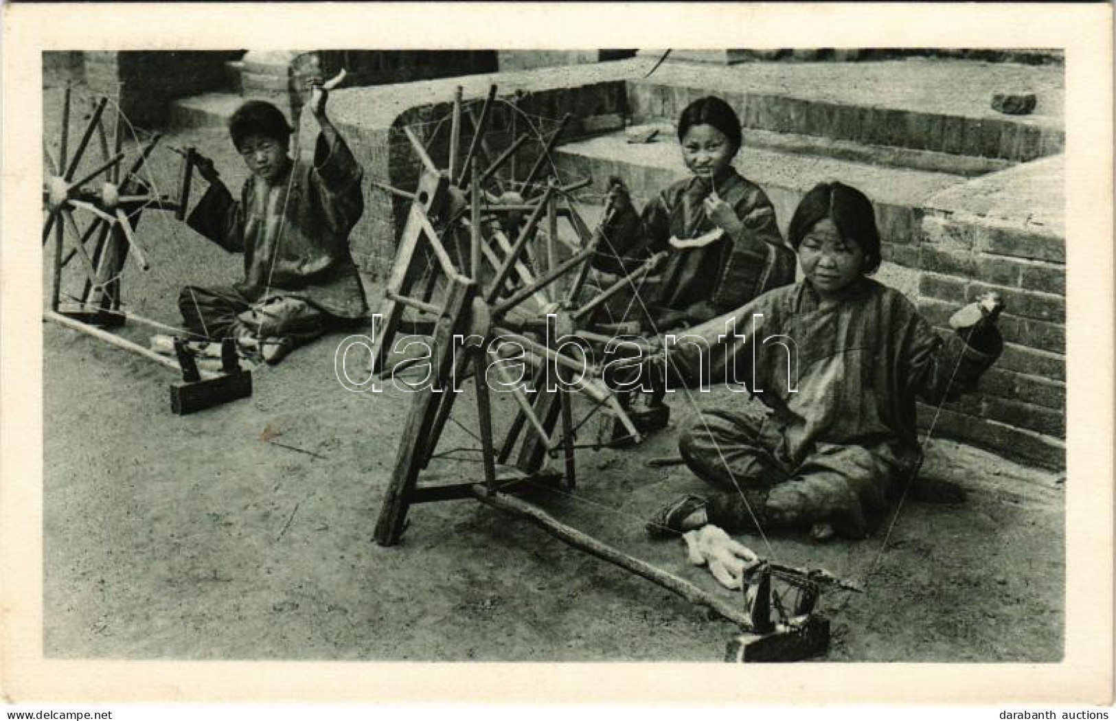 * T2 Xianxian, Sienhsien, Sien-Hsien; Chinesische Mission Von Sien-Hsien. Waisenmädchen Beim Spinnen Von Rohseide / Chin - Ohne Zuordnung