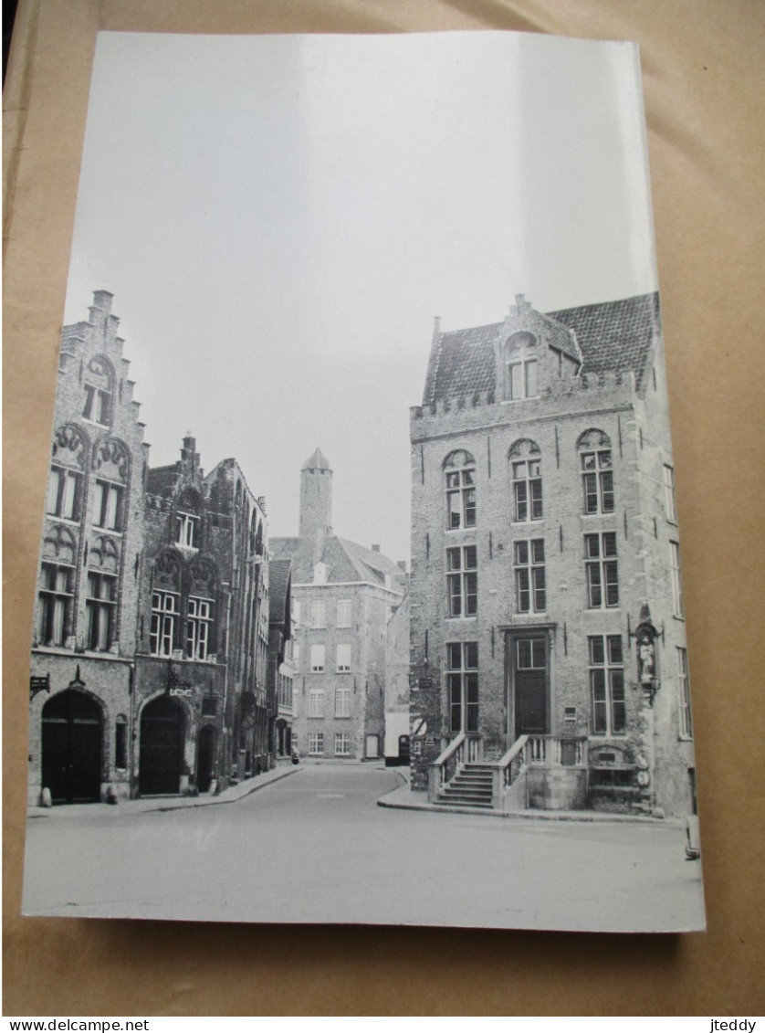 Boek originele uitgave   Brugge 1975  EUROPESE  MONUMENTEN   Akwarellen van  AUGUST  de  PEELLAERT  1793 /  1876