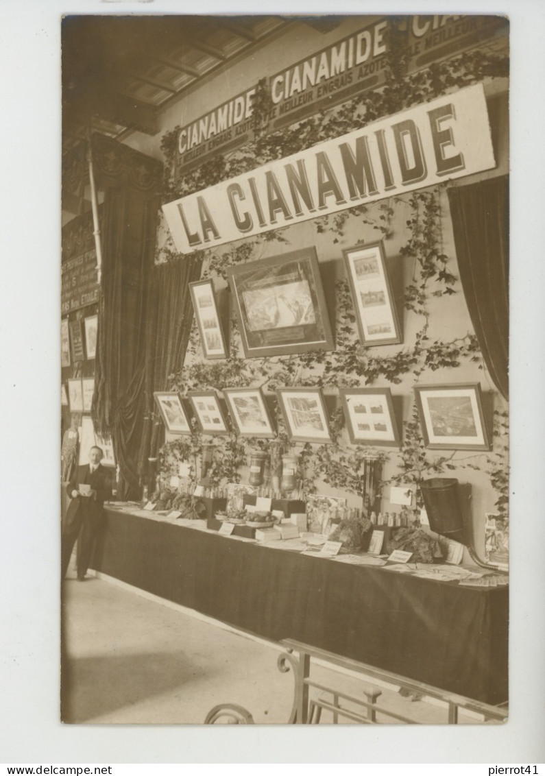 AGRICULTURE - CULTURES - PARIS - Carte Photo Stand ENGRAIS LA CIANAMIDE Lors D'une Manifestation Début XXème - Cultures