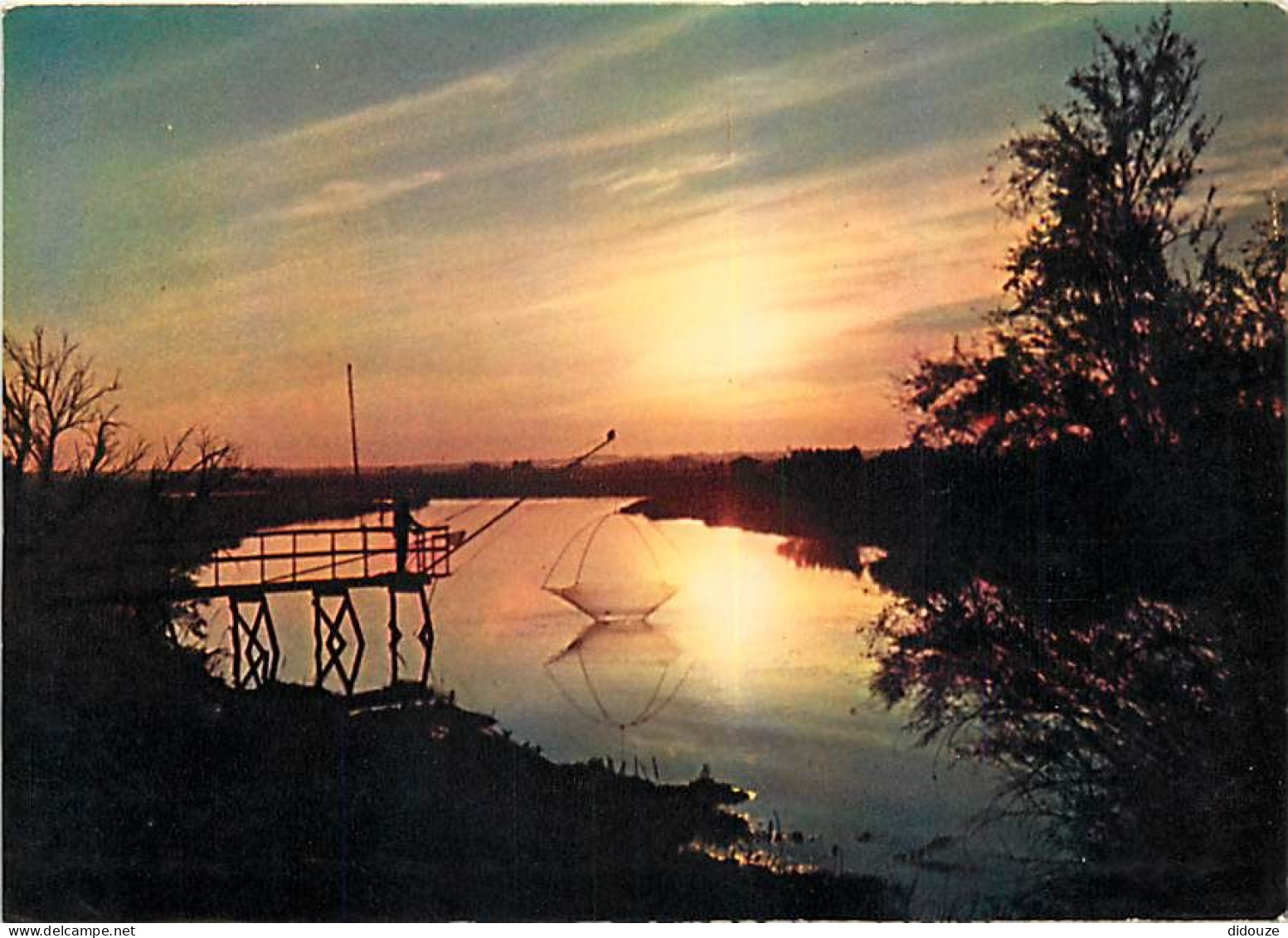 Coucher De Soleil - CPM - Voir Scans Recto-Verso - Contre La Lumière