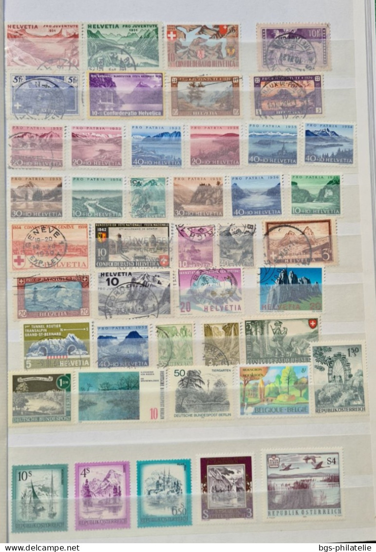 Collection de timbres sur le thème de la Montagne.