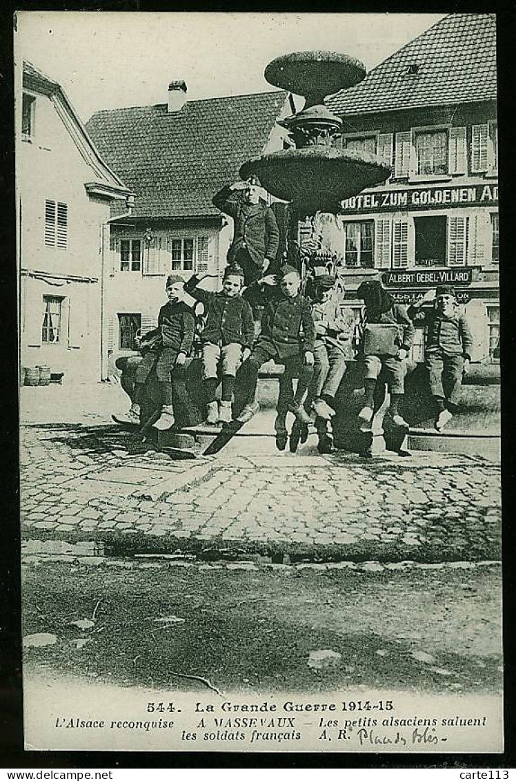 68 - B1717CPA - MASSEVAUX - 544 - Les Petits Alsaciens Saluent Les Soldats Français - Place Des Blés - Parfait état - HA - Masevaux