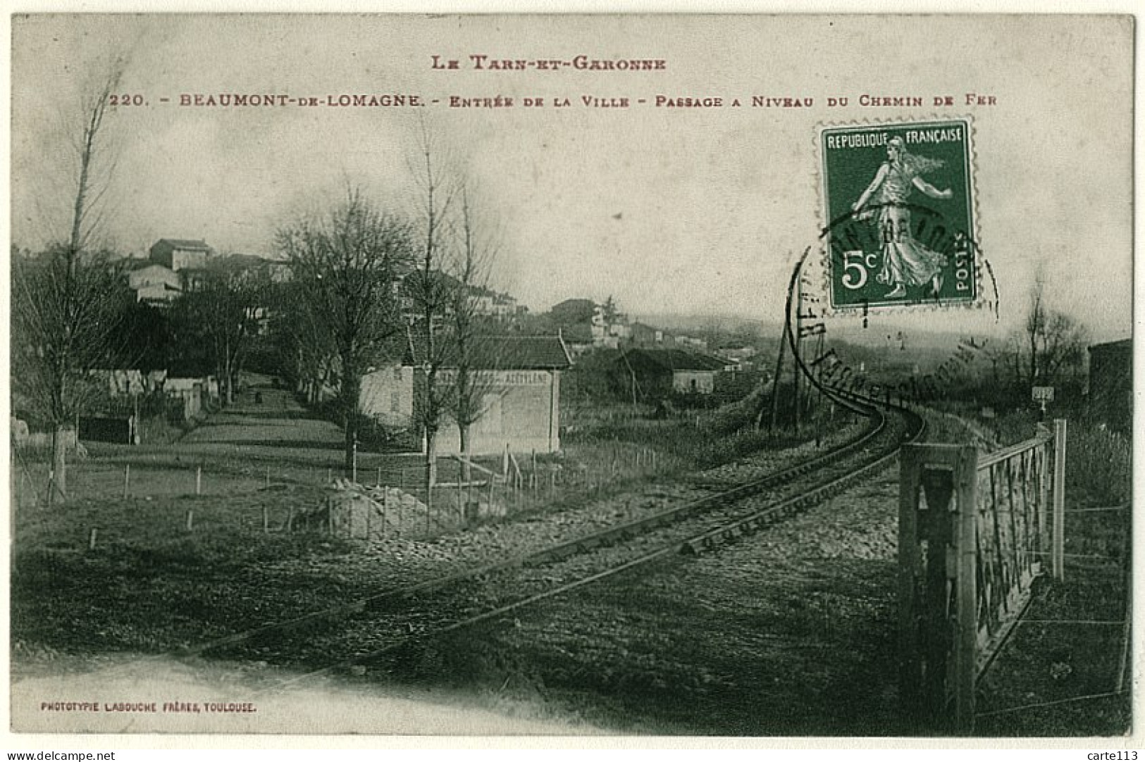 82 - B16441CPA - BEAUMONT DE LOMAGNE - Entrée De La Ville -passage A Niveau Du Chemin De Fer - Assez Bon état - TARN-ET- - Beaumont De Lomagne