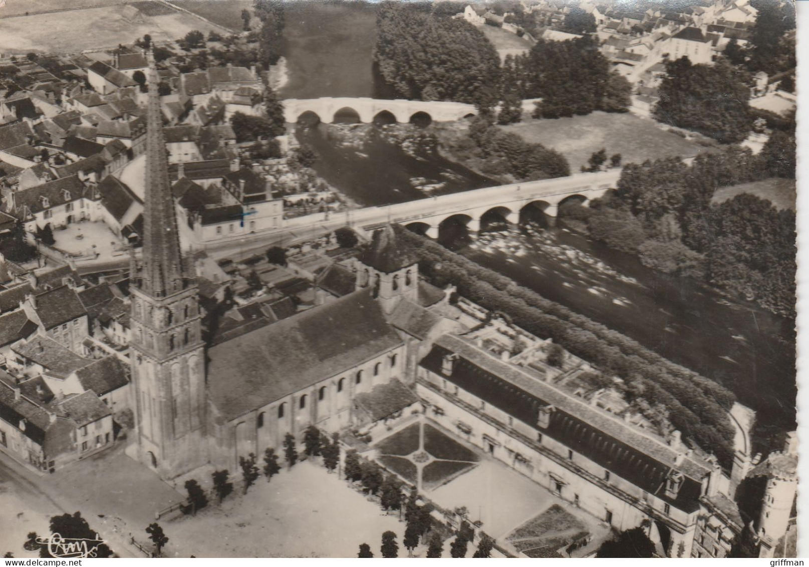 SAINT SAVIN SUR GARTEMPE EGLISE ET ABBAYE VUE AERIENNE CPSM 10X15 TBE - Saint Savin