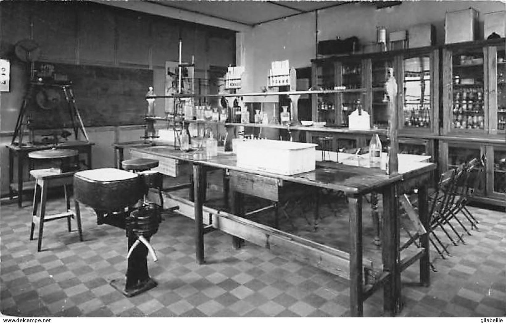 Luxembourg - Marche-en-Famenne - Carte Photo - Institut Saint Remacle - Laboratoire De Chimie - Marche-en-Famenne