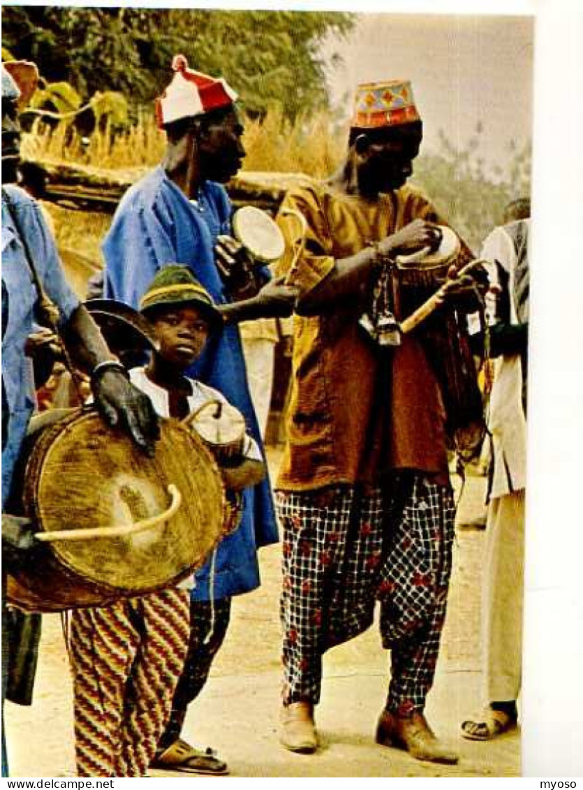 Haute Volta Pres De TENKODOGO Les Instruments A Percussion Sont De Toutes Les Fetes, Musiciens, Enfant - Burkina Faso