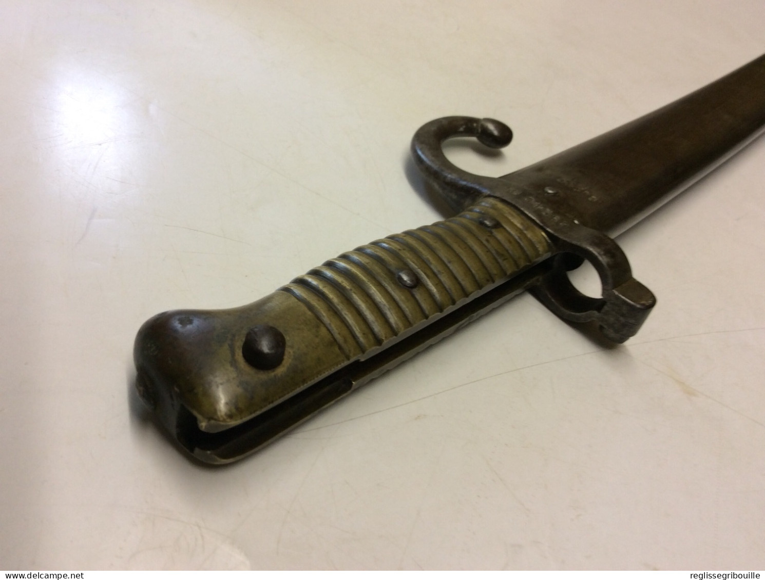 Vendu Uniquement En France Baïonnette Modèle 1866 Pour Fusil Chassepot. - Knives/Swords