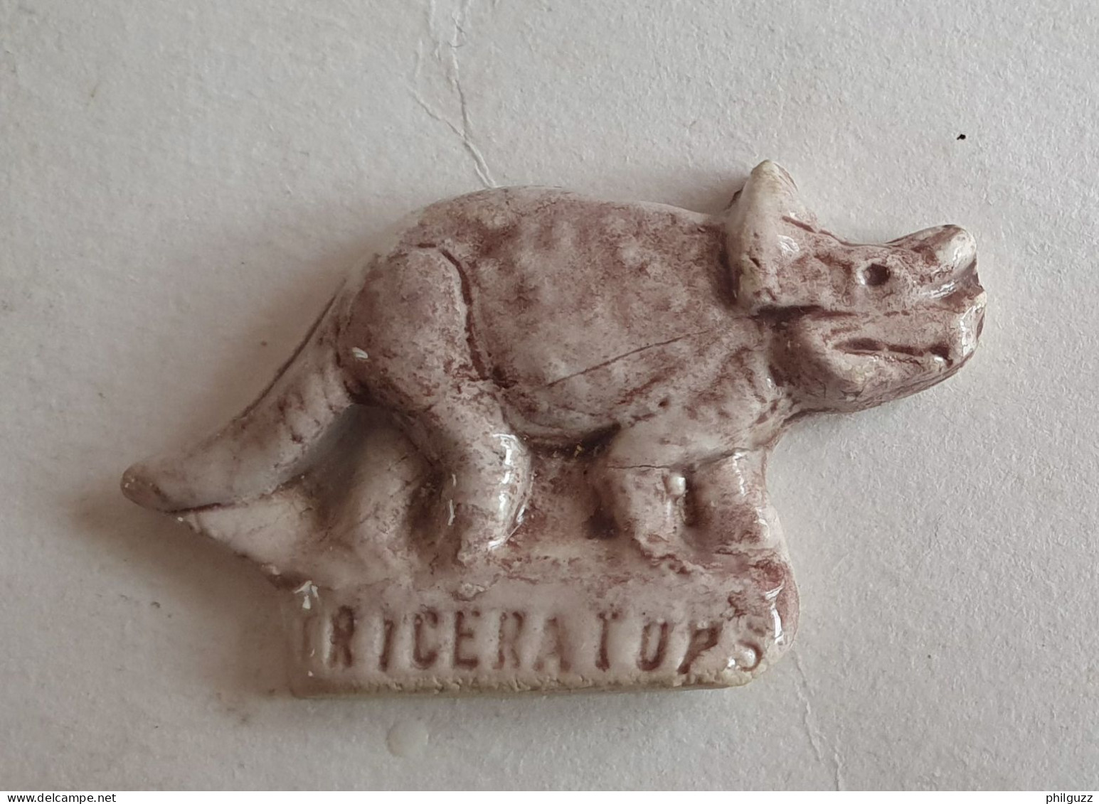 FEVE Artisanale Ancienne MOULIN A HUILE 1994 DINOSAURE TRICERATOPS MH DINOSAURES ANIMAUX PREHISTORIQUES - Historia