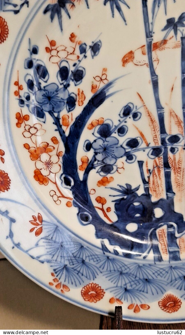 Chine Kangxi, XVIIIe Siècle Assiette Porcelaine Signée D'un Swastika Dans Un Double Cercle - Art Asiatique