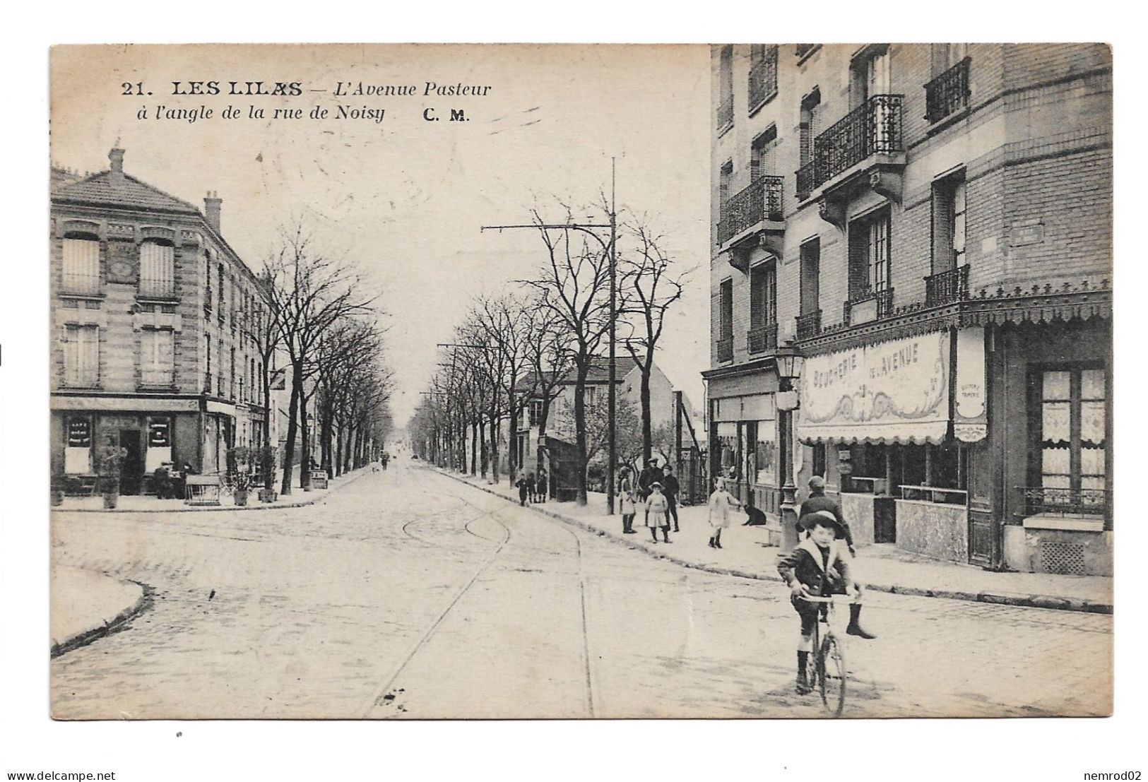 LES LILAS  - L'avenue Pasteur - Les Lilas