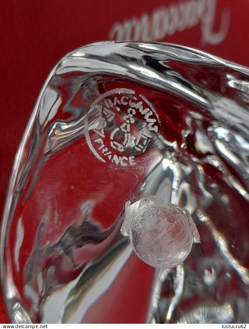 BACCARAT Sculpture en cristal d'un Sanglier assis - Parfait état - cristal