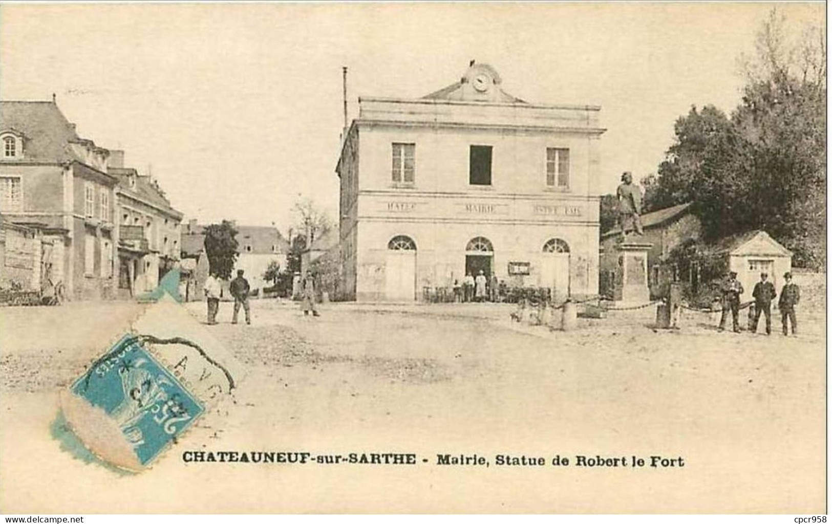 49.CHATEAUNEUF SUR SARTHE.MAIRIE, STATUE DE ROBERT LE FORT - Chateauneuf Sur Sarthe