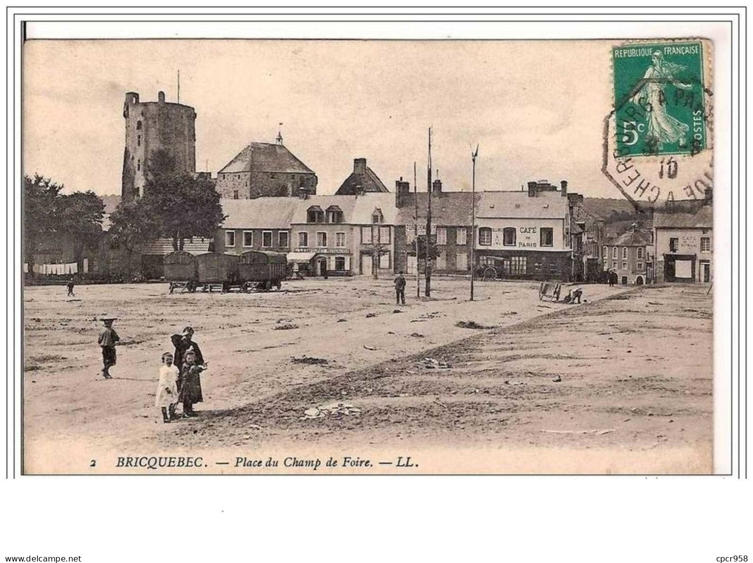 50.BRICQUEBEC.PLACE DU CHAMP DE FOIRE. - Bricquebec