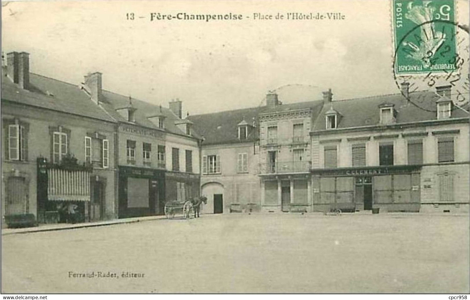 51.FERE CHAMPENOISE.PLACE DE L HOTEL DE VILLE - Fère-Champenoise