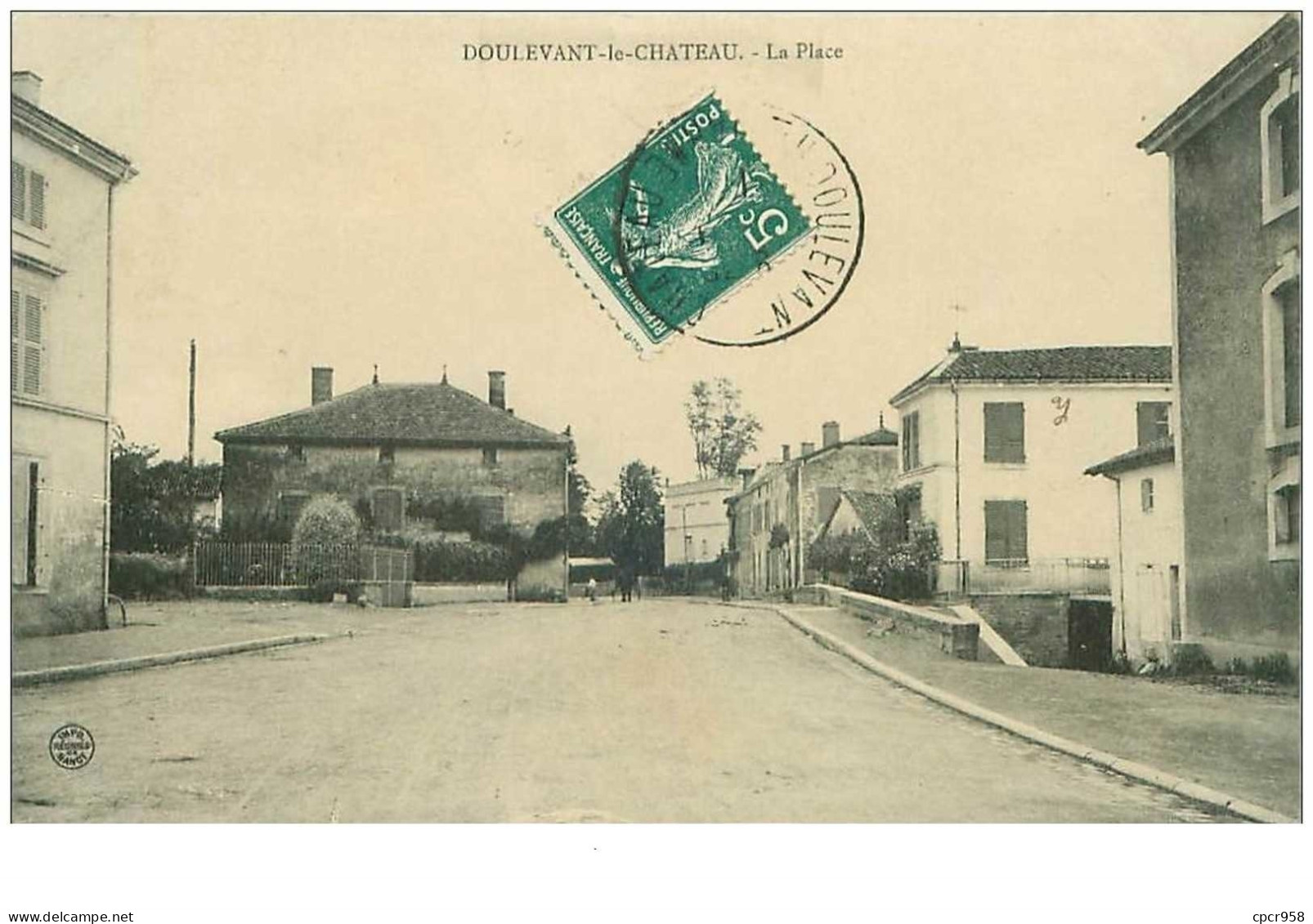 52.DOULEVANT LE CHATEAU.n°30952.LA PLACE - Doulevant-le-Château