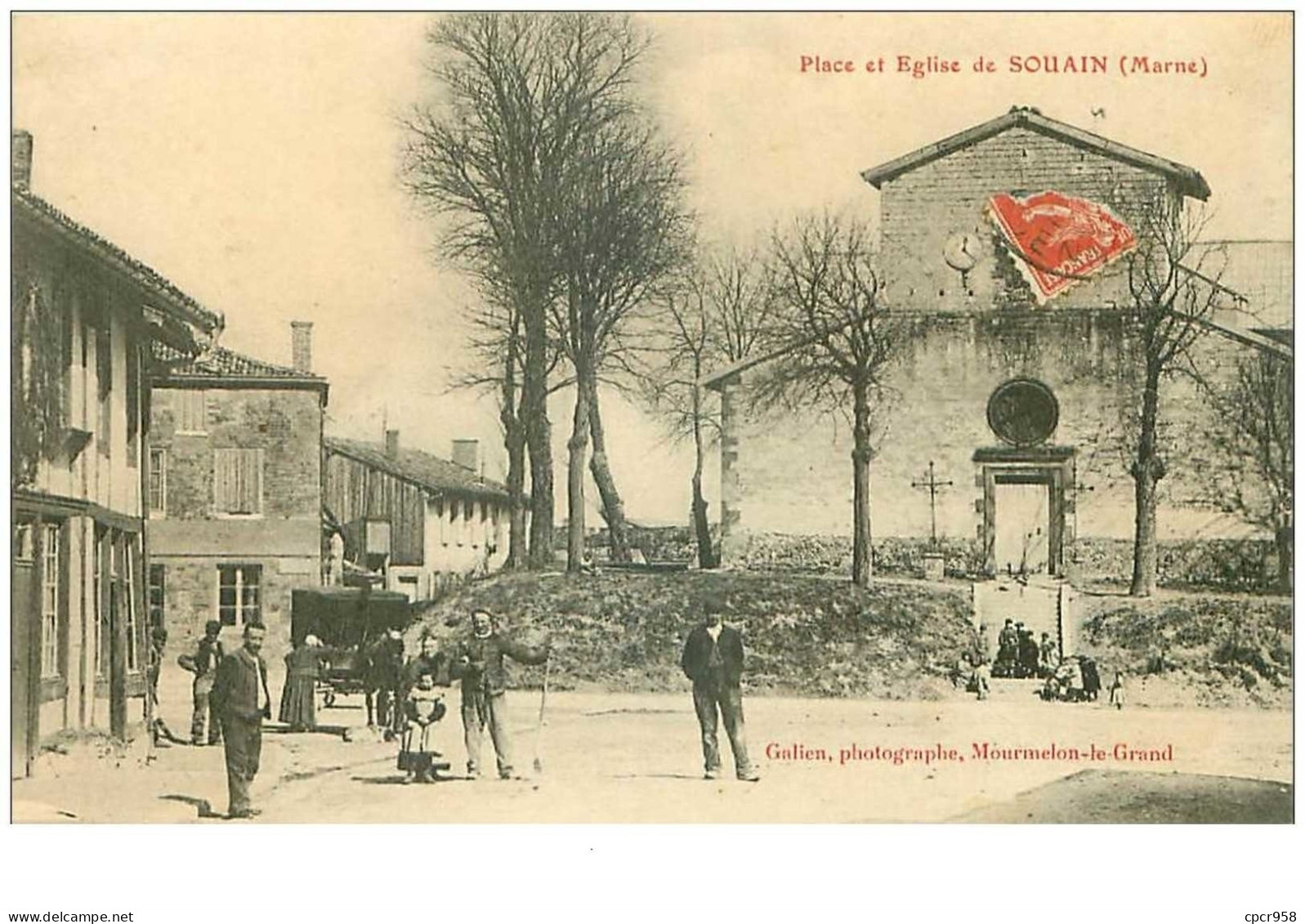 51.SOUAIN.n°25537.PLACE ET EGLISE DE SOUAIN - Souain-Perthes-lès-Hurlus