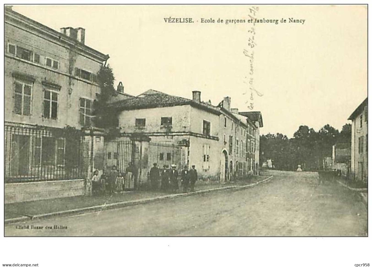 54.VEZELISE.n°2182.ECOLE DE GARCONS ET FAUBOURG DE NANCY - Vezelise