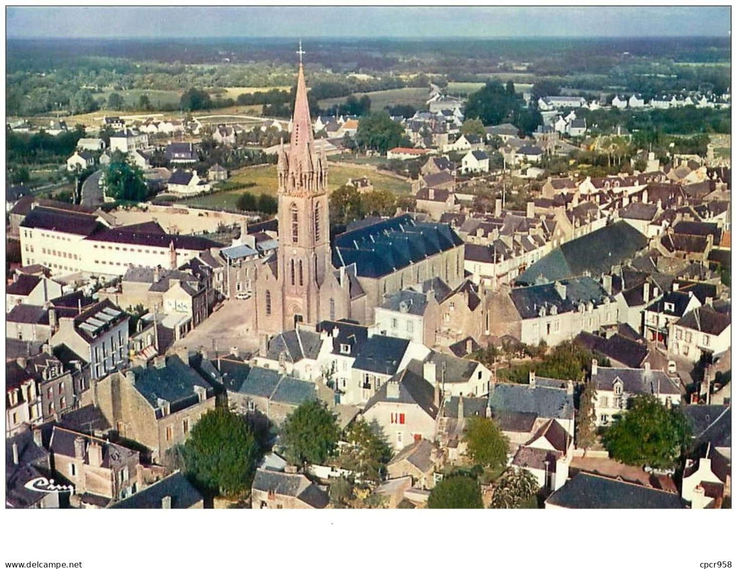 56.QUESTEMBERT.n°30836.VUE GENERALE AERIENNE DU CENTRE.CPSM - Questembert