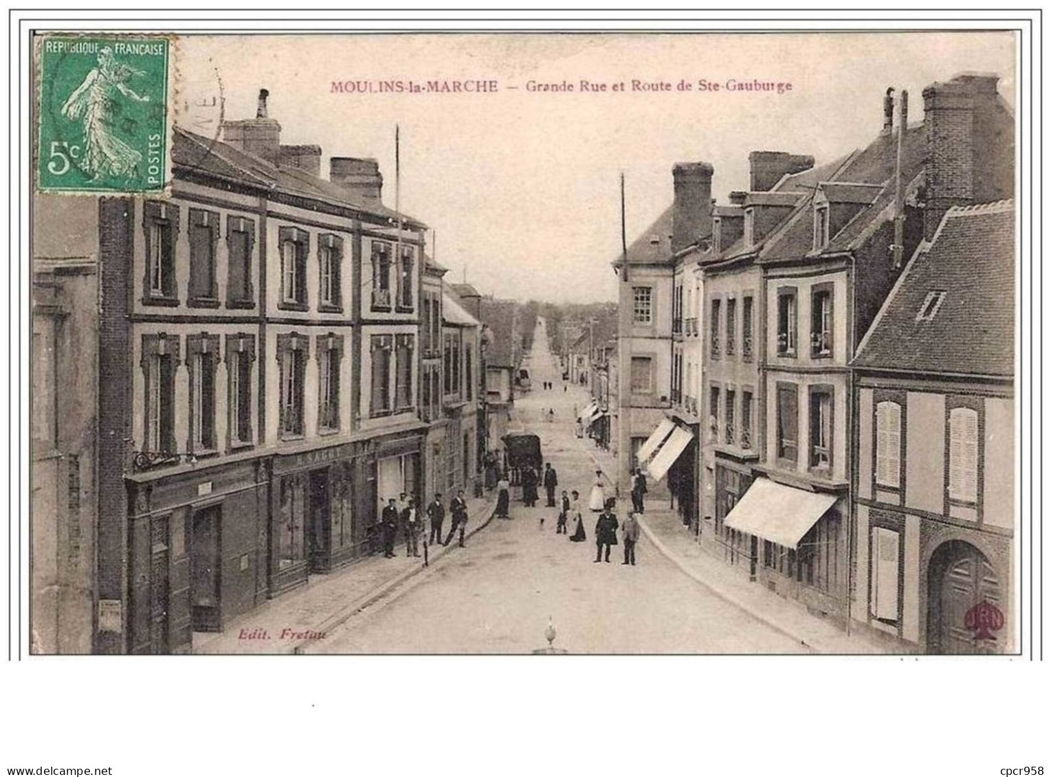 61.MOULINS LA MARCHE.GRANDE RUE ET ROUTE DE STE GAUBURGE. - Moulins La Marche