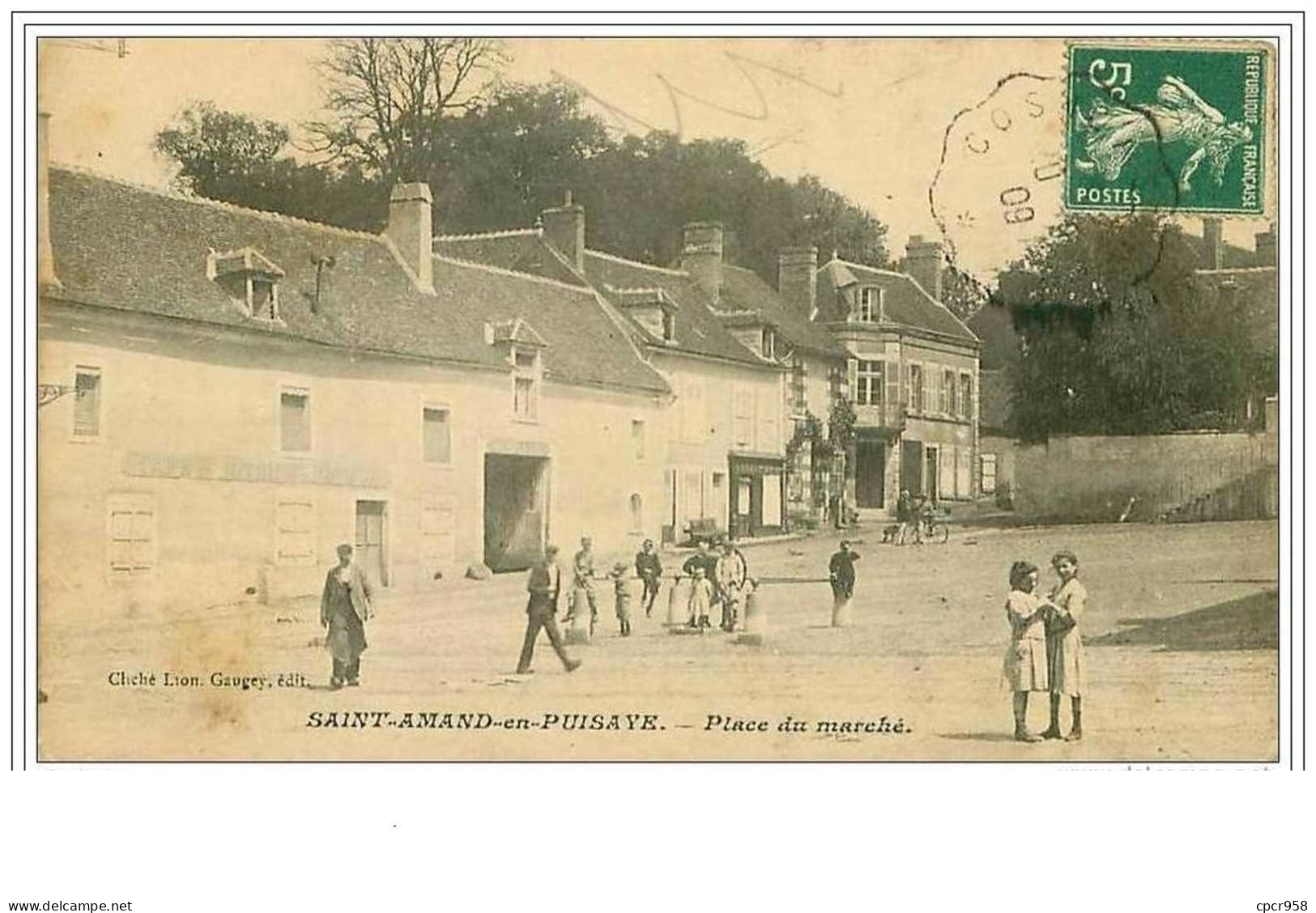 58.SAINT AMAND EN PUISAYE.PLACE DU MARCHE - Saint-Amand-en-Puisaye