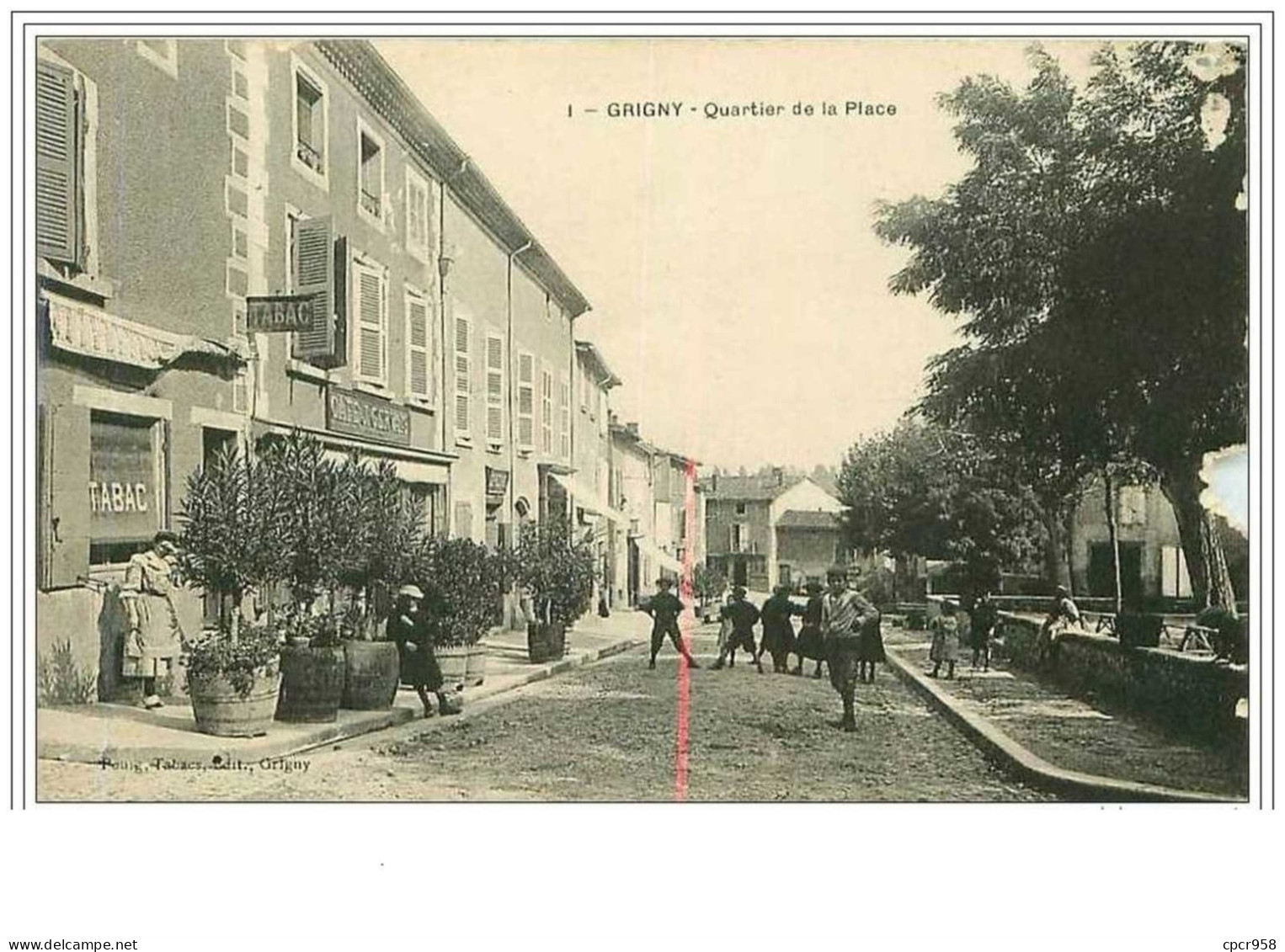 69.GRIGNY.QUARTIER DE LA PLACE.CAFE GERVAIS.MANQUES IMPORTANTS ET TROUS - Grigny