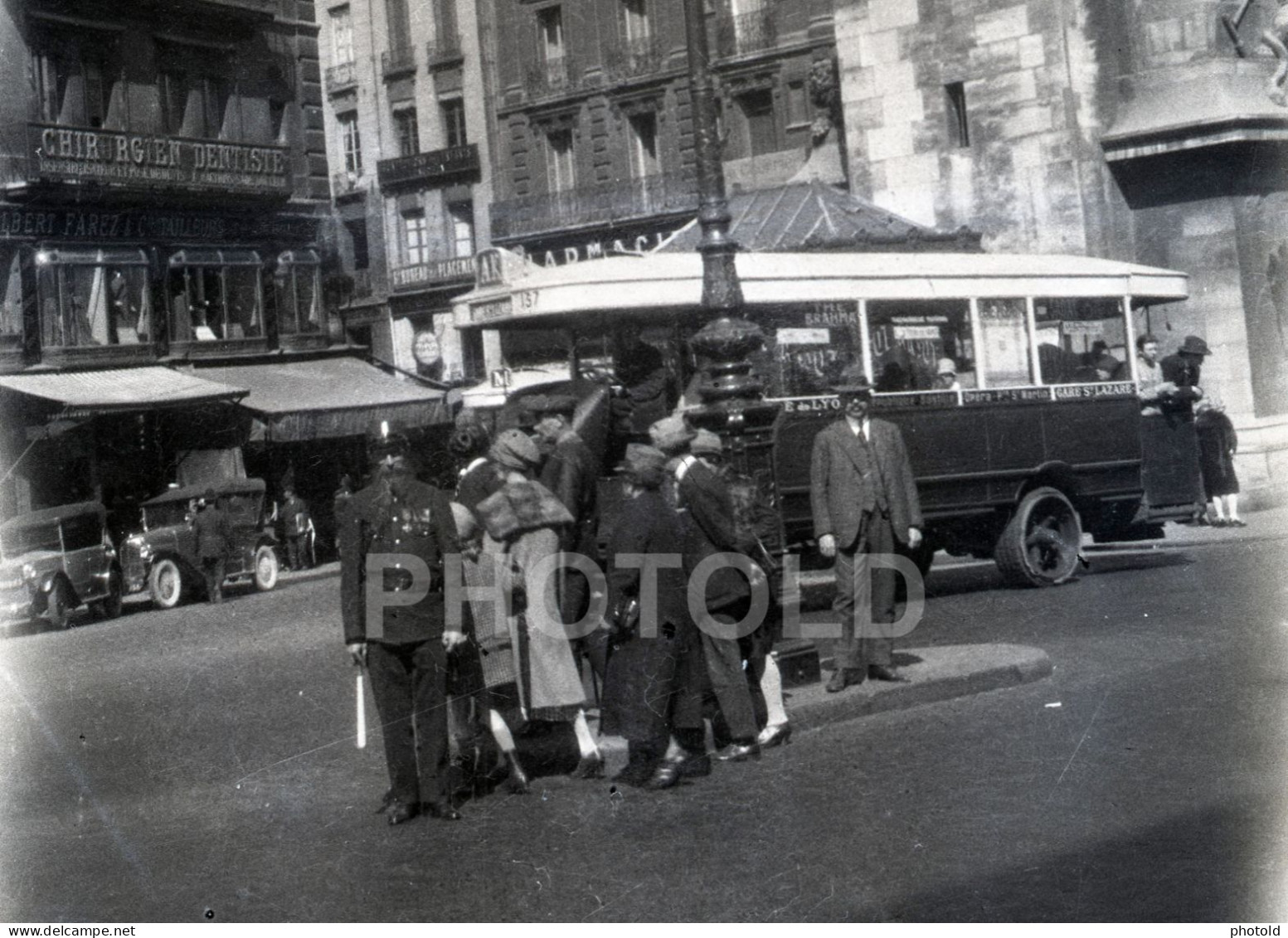 1930 POLICE PARIS AUTOBUS BUS AUTOCAR RENAULT CITROEN VOITURE FRANCE 90mm ORIGINAL AMATEUR NEGATIVE NOT PHOTO NO FOTO - Other & Unclassified