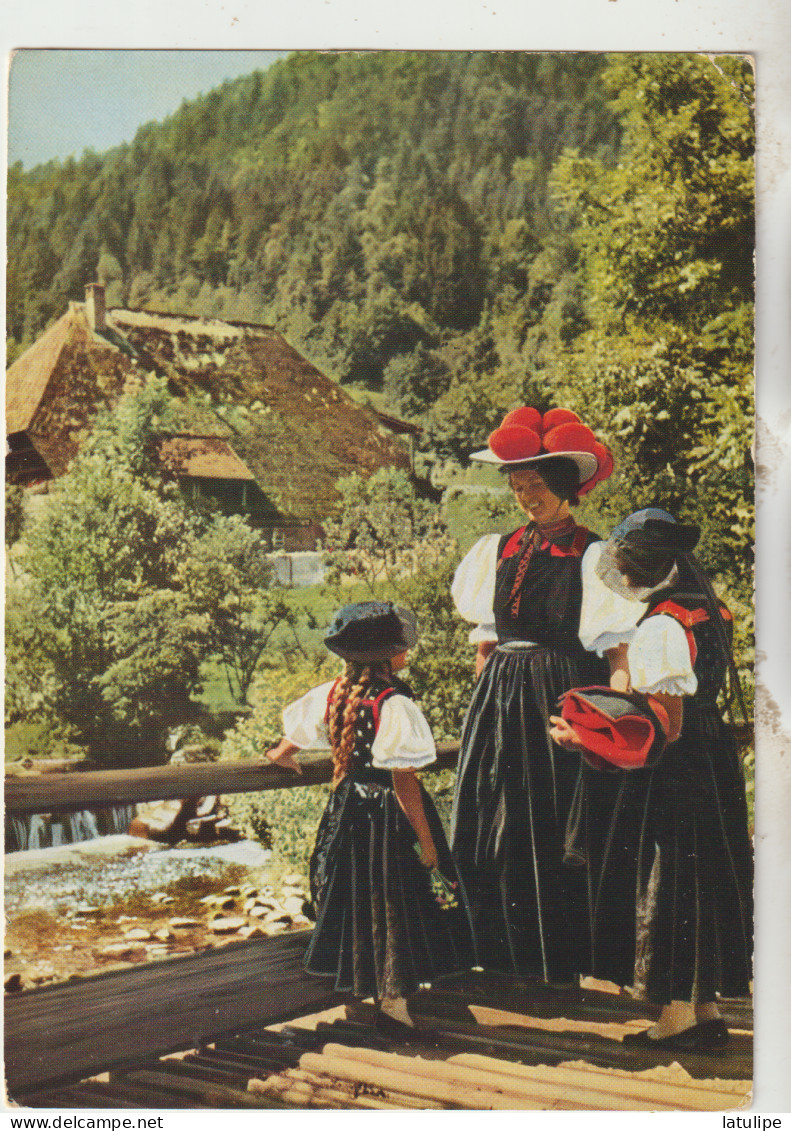 Im Schwarzwald Carte Circulée Timbrée Maman Et Ses 2 Enfants En Costume Du Pays - To Identify