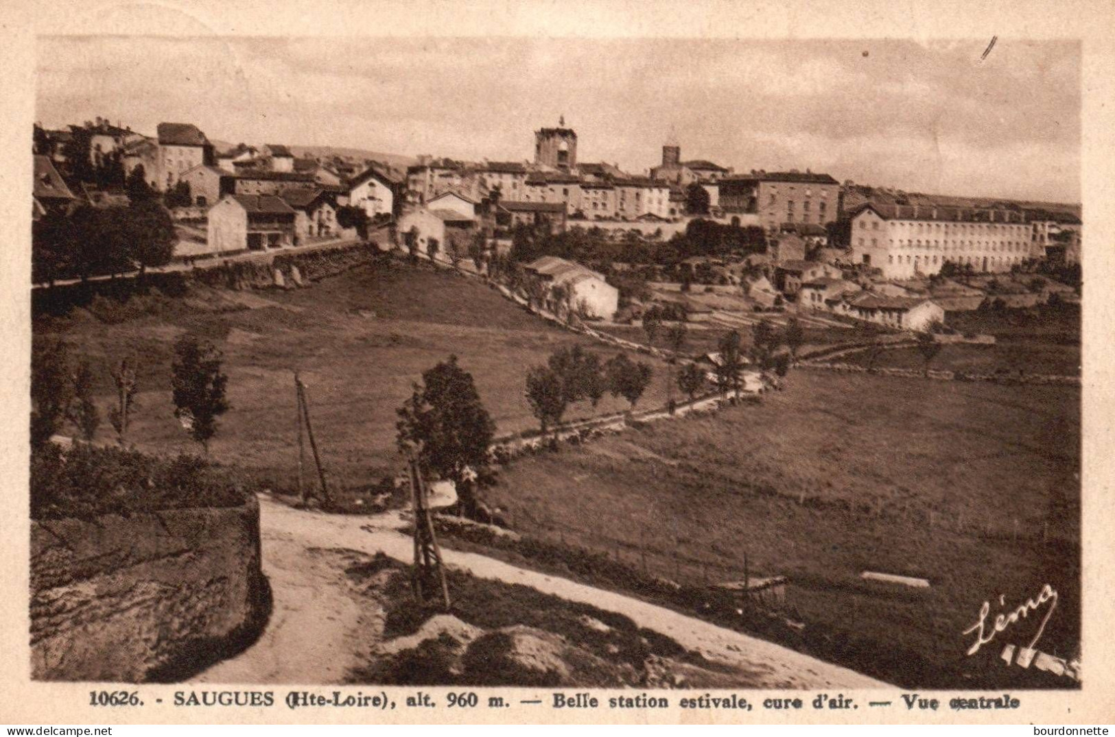 SAUGUES Belle Station Estivale Cure D'air Vue Centrale - Saugues