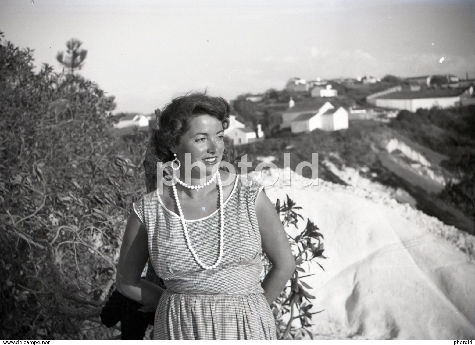 10 SLIDES SET 1960 COUPLE MAN WOMAN FEMME PLAGE BEACH 90mm ORIGINAL AMATEUR NEGATIVE NOT PHOTO NO FOTO
