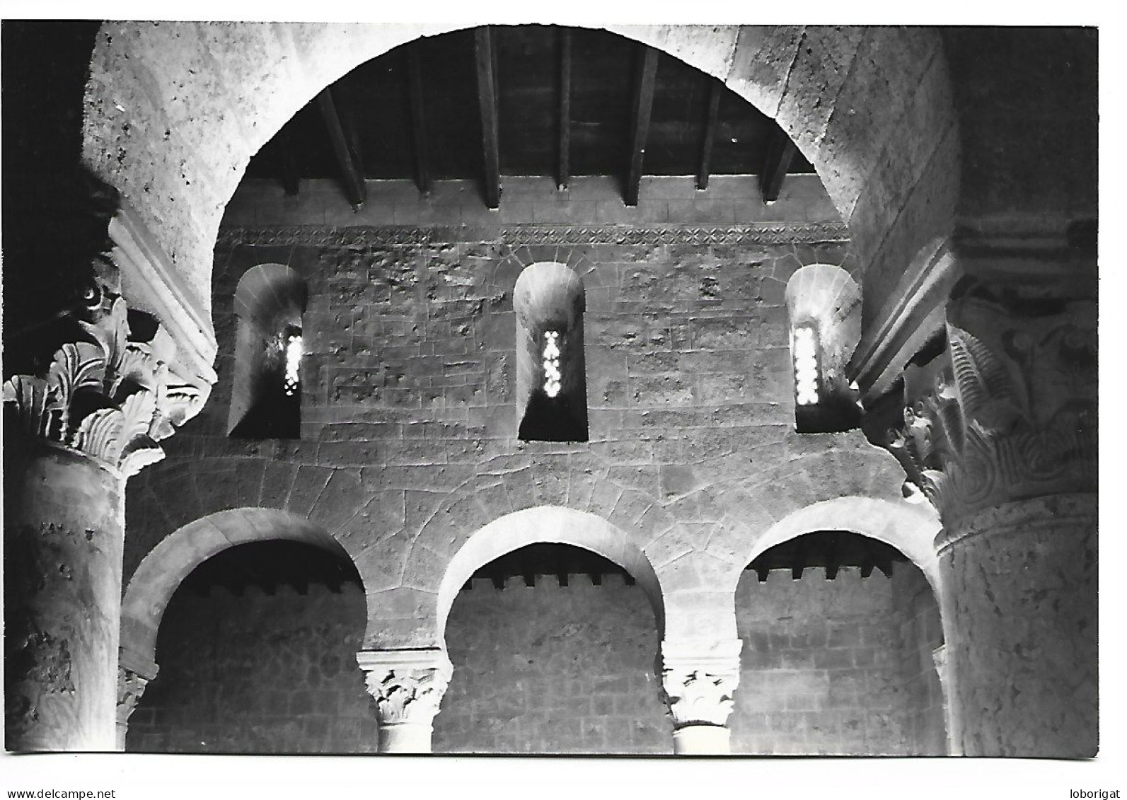 IGLESIA VISIGOTICA DE S. JUAN DE BAÑOS , SIGLO VII, INTERIOR.- VENTA DE BAÑOS / PALENCIA.- ( ESPAÑA). - Palencia