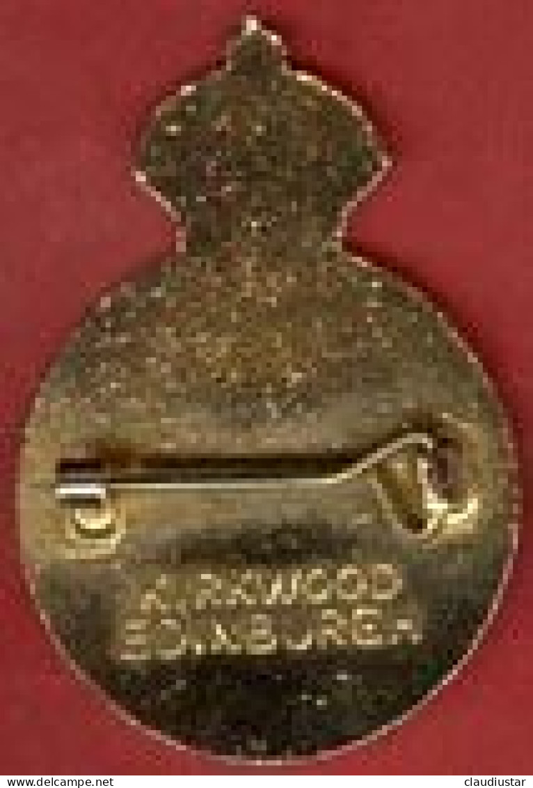 ** BROCHE  THE  ROYAL  CALEDONIAN  -  CURLING  CLUB  1838 ** - Broches