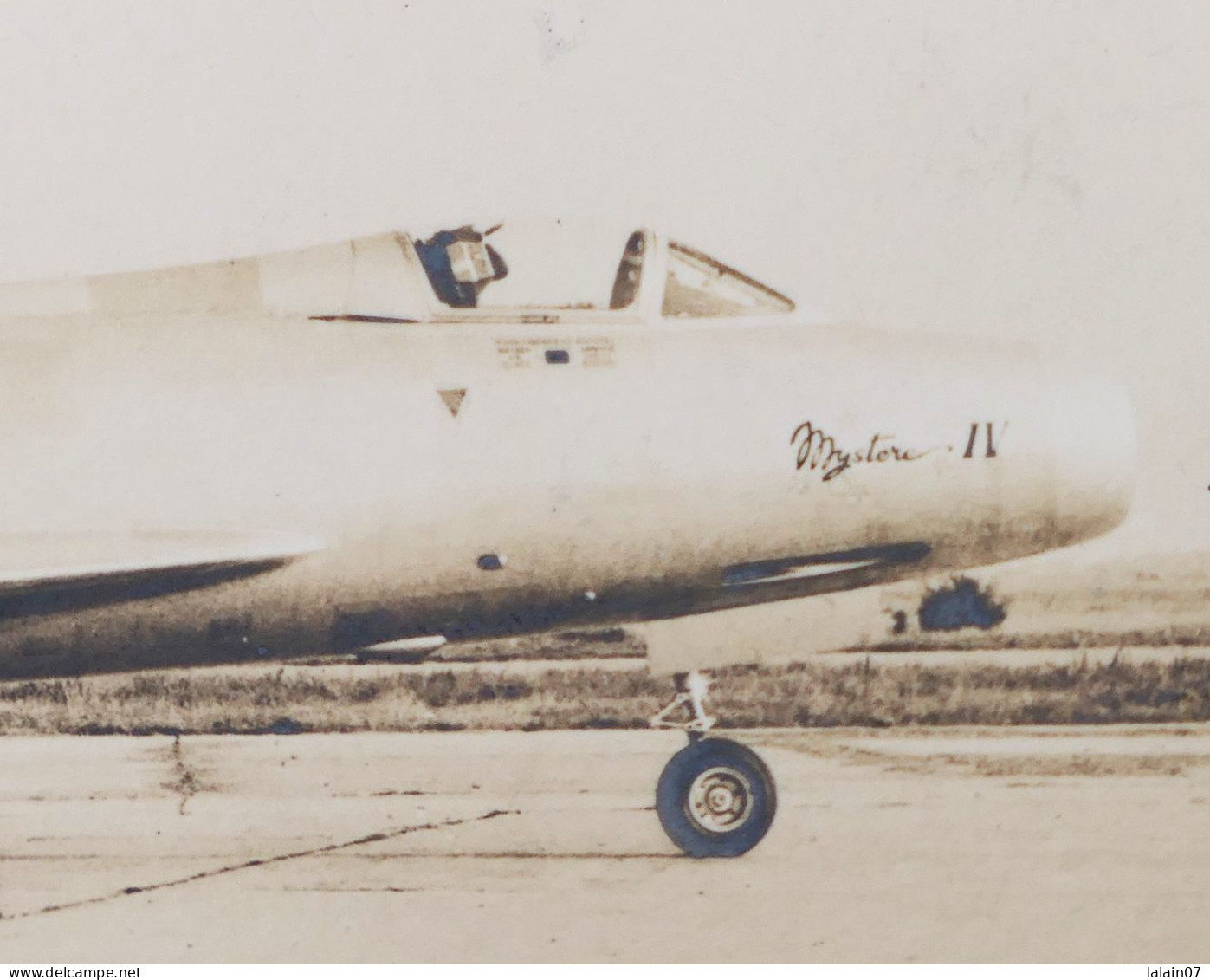 C. P. A. Photo : Avion MYSTERE IV Sur La Piste - 1919-1938: Fra Le Due Guerre