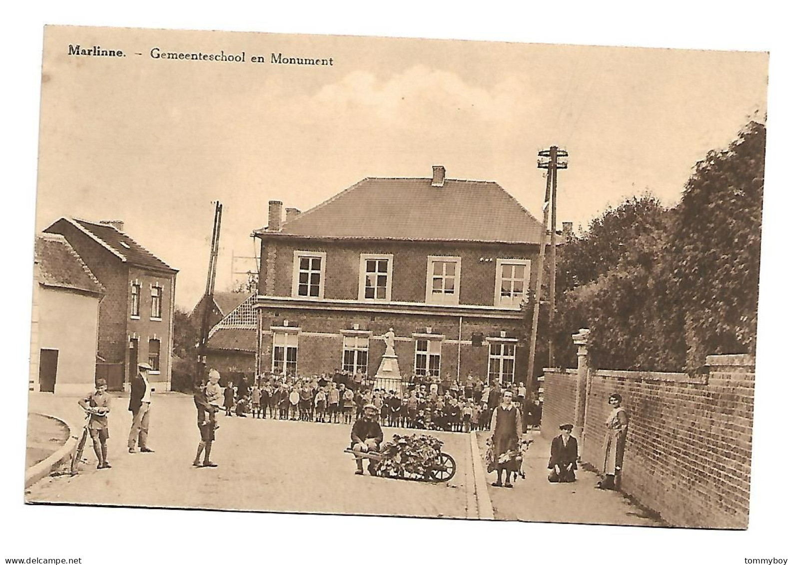 CPA  Marlinne - Gemeenteschool En Monument - Heers