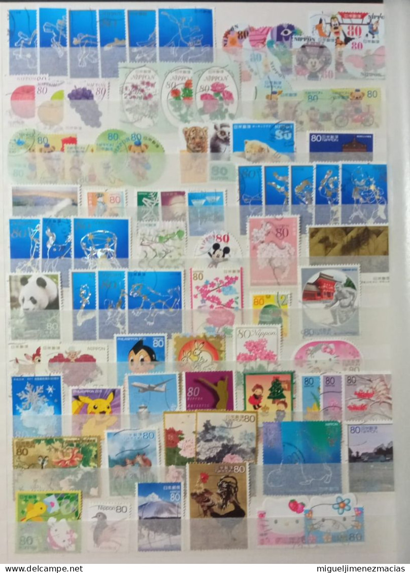 REF: 0003.- Sellos de Japon. Clasificador con 900 sellos de Japon diferentes.