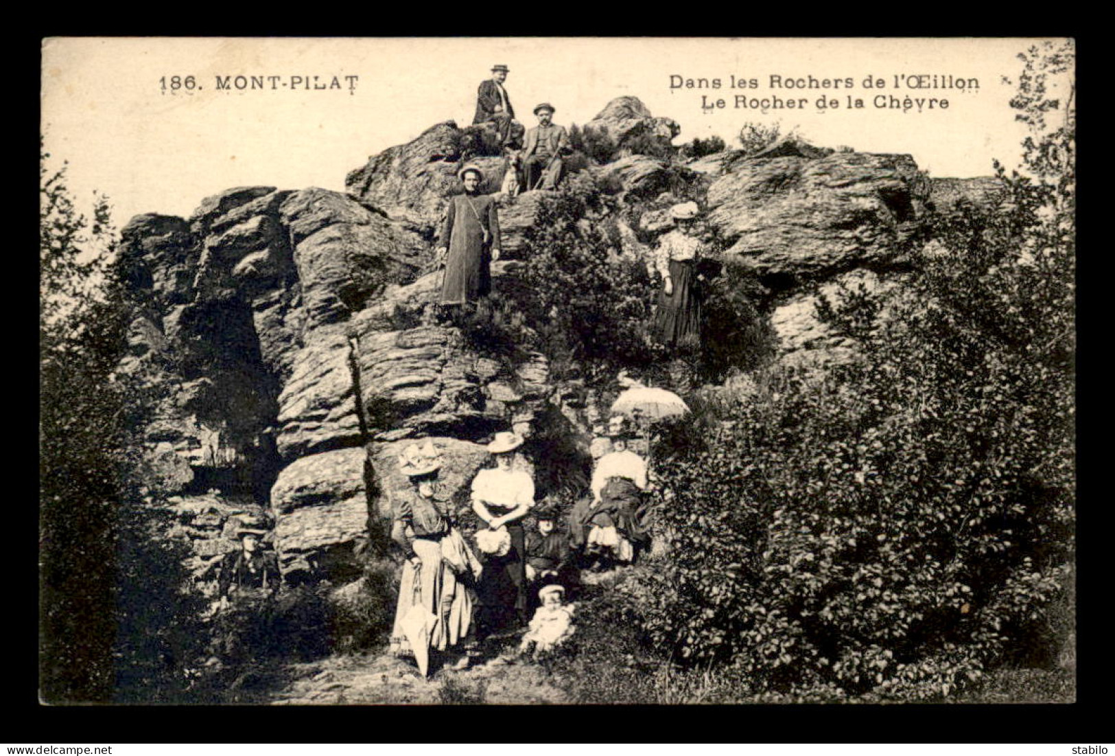 42 - MONT-PILAT - DANS LES ROCHERS DE L'OEILLON - Mont Pilat