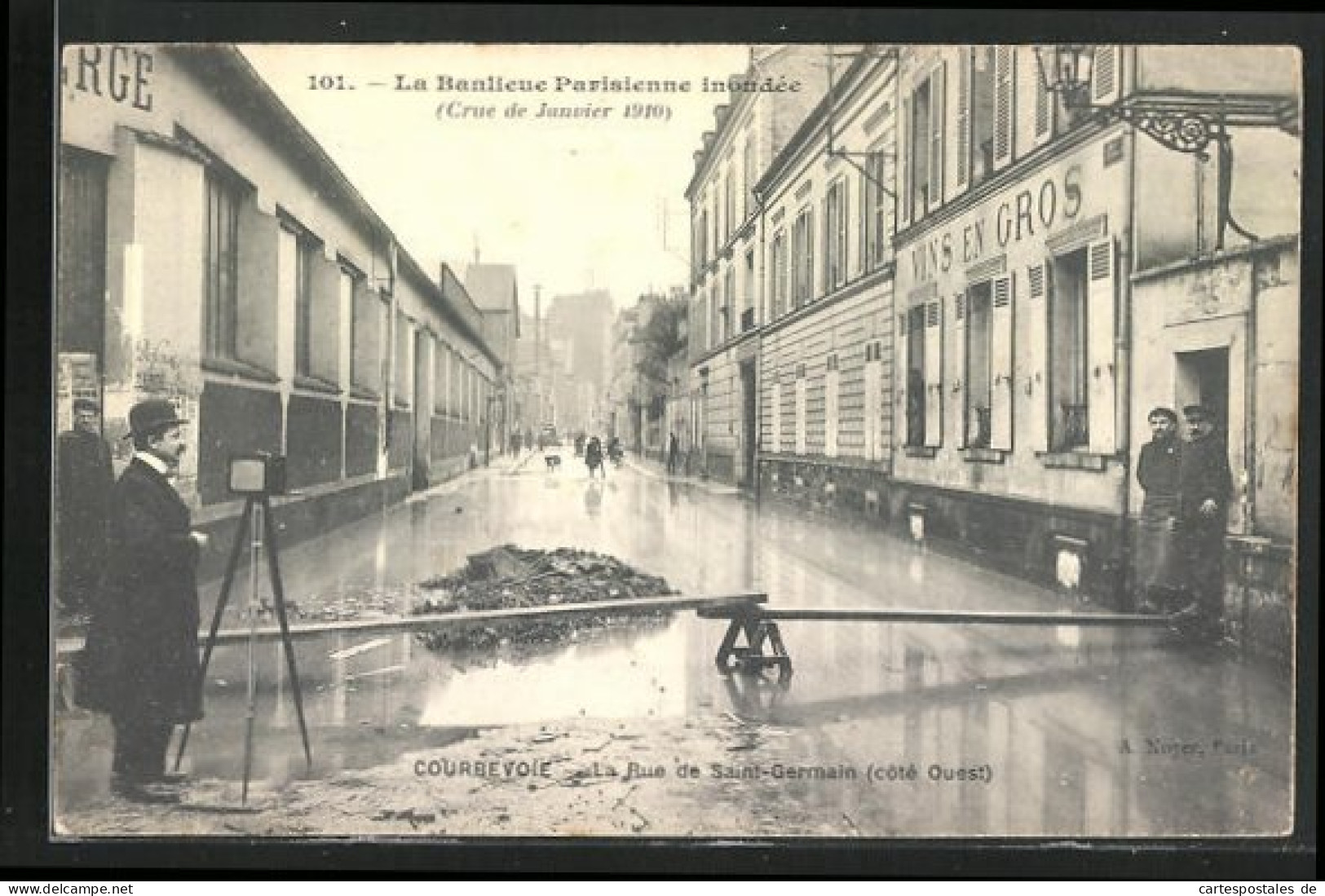 AK La Banlieue Parisienne Inondèe (Janvier 1910), Courbevoie - La Rue De Saint-Germain, Hochwasser  - Überschwemmungen